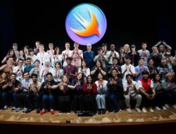 “Dari Indonesia untuk Dunia: 20 Pelajar Indonesia Siap Menyongsong Apple Swift Student Challenge 2025!”