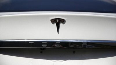 Penjualan Tesla Kritis, Disalip 2 Merek China – Update 1