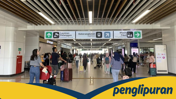 **Long Weekend Waisak, Stasiun Whoosh Halim Terpukau Ribuan Penumpang**
