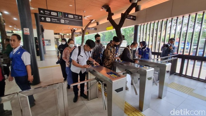 ASN Jakarta Terancam Dianggap Tidak Kerja Jika Tak Naik Transportasi Umum di Hari Rabu
