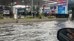 Hujan Deras, Jalan Raya di Ciputat Arah Pamulang Tergenang: Bencana yang Menggugat Kebijakan Drainase