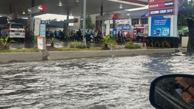 Hujan Deras, Jalan Raya di Ciputat Arah Pamulang Tergenang: Bencana yang Menggugat Kebijakan Drainase