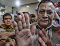 **Dalam Kota atau Luar? Pengacara Bantah Firli Bocorkan OTT Harun-Hasto**