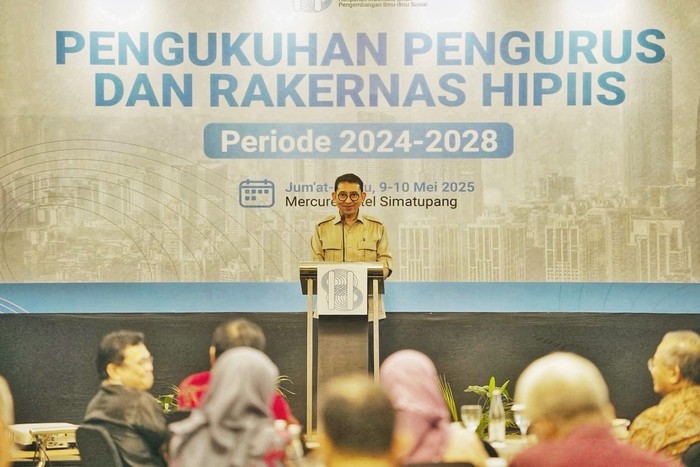 Menbud Dorong Ilmuwan dalam Lantik Pengurus HIPIIS untuk Membangun Negara yang Lebih Baik
