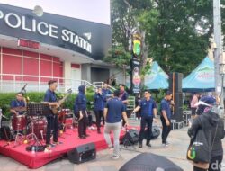 “Live Music di CFD Bundaran HI: Warga Nikmati Olahraga Sambil Nyanyi-Joget”