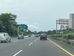 “Libur Waisak: Contraflow di Km 44 Tol Jagorawi Arah Puncak, Apa yang Menyebabkannya?”