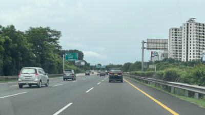 “Libur Waisak: Contraflow di Km 44 Tol Jagorawi Arah Puncak, Apa yang Menyebabkannya?”
