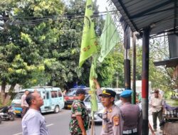 Ratusan Bendera Ormas Ditempatkan, Polisi Jakarta Barat Tegakkan Aturan!