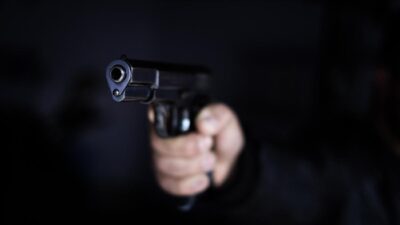Pria Cikarang Ancam Suporter dengan Pistol Mainan: Motif Mengejutkan Terungkap!