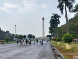 “Hujan Menggagalkan Seruan Warga untuk Menikmati Monas: Cerita yang Perlu Diperhatikan”