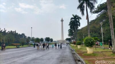 “Hujan Menggagalkan Seruan Warga untuk Menikmati Monas: Cerita yang Perlu Diperhatikan”