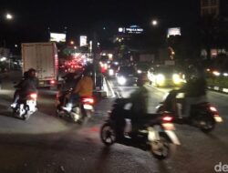 Kendaraan Arah Puncak Bogor Dibuka Usai 9 Jam Ditutup Imbas One Way Jakarta: Krisis Lalu Lintas atau Solusi?