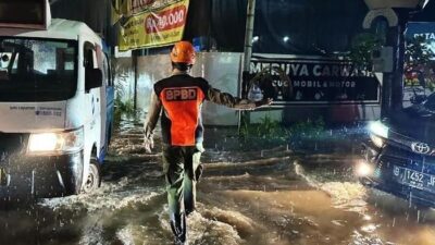Banjir di Kolong Tol Meruya Jakbar Surut, Kendaraan Sudah Bisa Melintas – Update 2