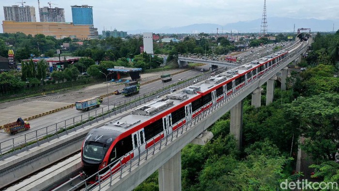 LRT Harjamukti Viral karena Penumpang Menumpuk, Kendala Rem Mengganggu!