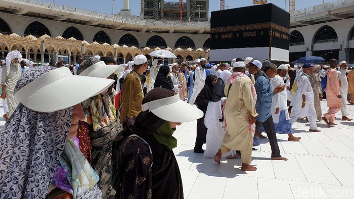 **45°C di Makkah Hari Ini: Inilah Cara Jemaah Haji Tetap Sehat Tanpa Menyerah pada Panas**