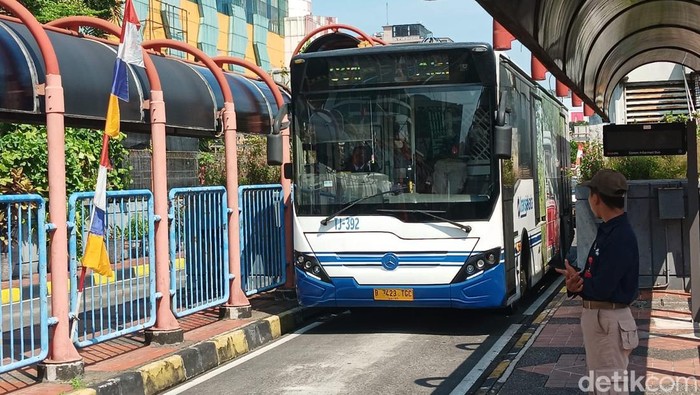 Hemat Lewat JakMob: Naik TransJ hingga KRL Gratis di Jakarta! ๐ต๏ธ๐ธ