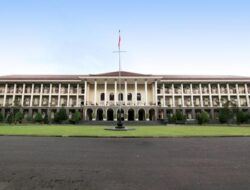 UGM Bersiap Tantang Gugatan Soal Ijazah Jokowi di Sidang Rektor dan Warek