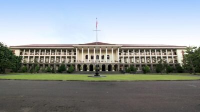 UGM Bersiap Tantang Gugatan Soal Ijazah Jokowi di Sidang Rektor dan Warek