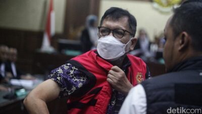 **Foto Hakim Agung Soesilo Ditunjukkan Zarof Ricar, Bantuan untuk Ronald Tannur Jadi Polemik**