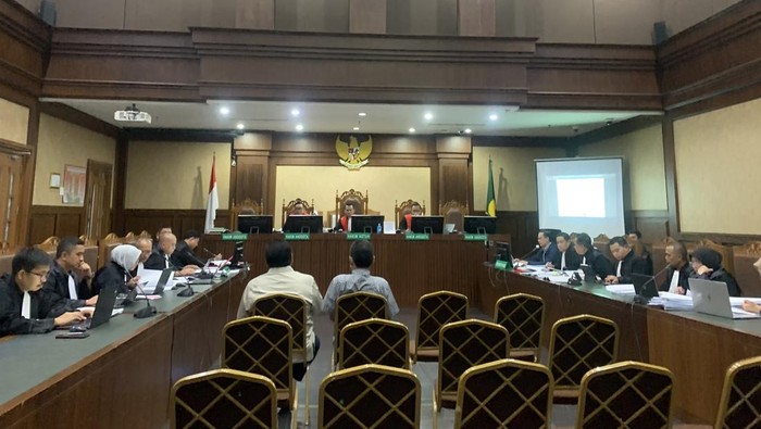 **Sidang Tom Lembong: Rachmat Gobel Ajak Bawa Data Pak, Hakim Sebut