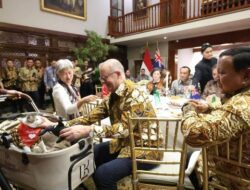 “Wow, PM Australia Beri Hadiah untuk Kucing Prabowo, Apa Maknanya?”