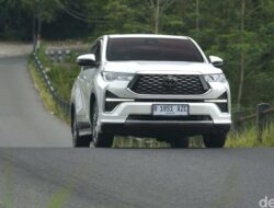 “Kijang Innova Zenix Hybrid: Konsumsi BBM yang Mengejutkan, Performa yang Tak Terduga”