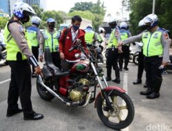 Polisi Tilang Motor Tanpa Pelat Belakang, Ternyata Nunggak Kredit: Kisah di Balik Langgaran