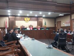 “Beban Hasto: Pimpinan Ditanya Soal Tersangka KPK”
