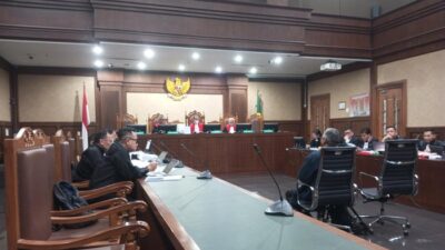 “Beban Hasto: Pimpinan Ditanya Soal Tersangka KPK”