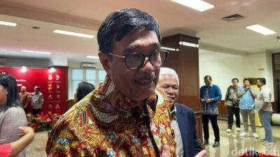 “Djarot: Alasan Kongres PDIP Tak Juni, Bulan Bung Karno Terlalu Sensitif!”