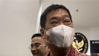 Geledah Rumah Pengusaha Robert Bonosusatya: KPK Sita Uang, Apakah Ada Yang Tersembunyi?