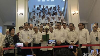 “Protes Guru Besar FKUI: Sorotan Mengejutkan atas Kebijakan Pendidikan Dokter”
