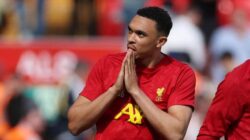 “Fans Liverpool Cemooh Alexander-Arnold, Salah Sedih Banget!”