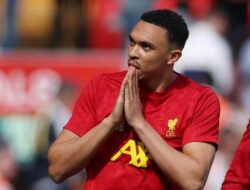 “Fans Liverpool Cemooh Alexander-Arnold, Salah Sedih Banget!”