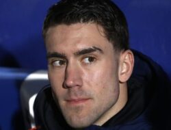 **Juventus Mendiskusikan Masa Depan Vlahovic Usai Musim 2024-25**