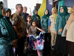 Dua Anak Pemulung di Sentul Viral, Kemensos Tindak Cepat dengan Bantuan ATENSI: Apa yang Seharusnya Dilakukan Lebih Dulu?