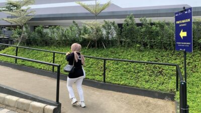 [Stasiun Tanjung Barat ‘Buat Masalah’: Penumpang Kecewa Akses Baru]