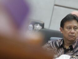 “Guru Besar FKUI Geram, Menkes BGS: Reformasi Kesehatan atau Konspirasi?”