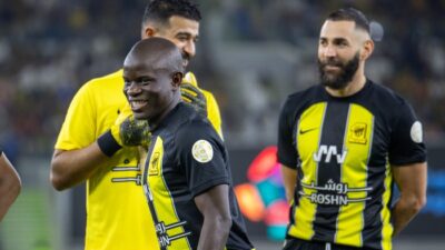 🏆 Al Ittihad Juara, Kane senyum-senyum saja di tengah kemenangan! 🌟