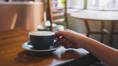 “Jangan Sampai Lewat! Ini Batas Minum Kopi yang Wajib Diketahui untuk Mencegah Ginjal Rusak”