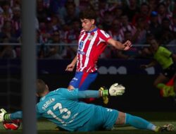 Julian Alvarez Menyelamatkan Atletico Dengan Brace, Real Betis Tumbang 1-4