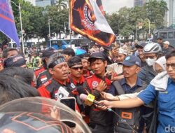 Ojol Dituduh, Massa Marah: “Kita Saling Menghargai atau Tidak?”