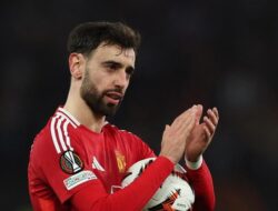 **”Drama Bruno Fernandes: ‘Bosan’ Jadi Pemain Terbaik MU, Sentil 3 Nama dalam Konflik Tim”**
