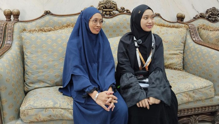 Dari Haji ke Polwan: Kisah Jemaah Termuda yang Gantikan Bapak Berdoa