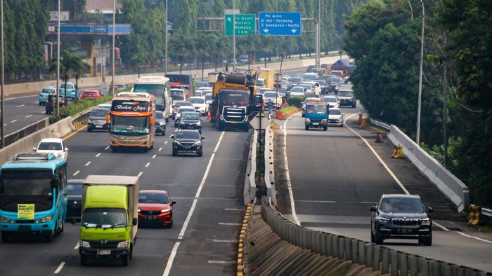 [Alert! Indonesia Kekurangan Sopir Truk: Menyelamatkan Jantung Ekonomi?]
