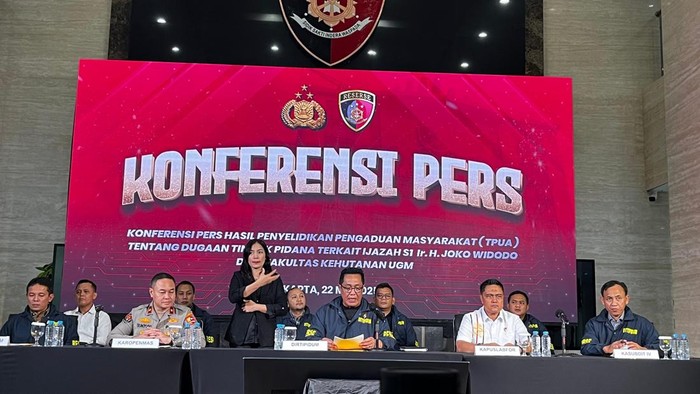 [39 Orang Tersangka Ijazah Palsu, Termasuk Alumni UGM dan Mantan Presiden]