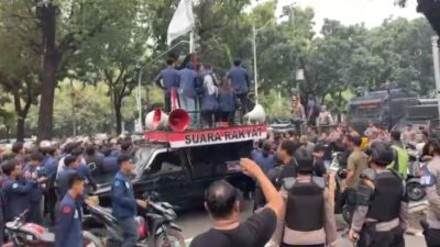 Konflik Balkot DKI: Kronologi dari Demo Ricuh hingga Serangan pada Mobil Pejabat