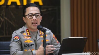 **Rismon Sianipar Tiba-Tiba Absen, Pemeriksaan Ijazah Palsu Jokowi Terhambat?**