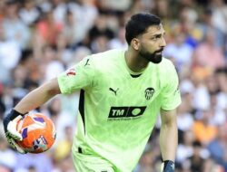 Mamardashvili: Saya Kiper Masa Depan Liverpool, Siap Menjaga Gawang dengan Kejutan!
