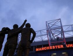 Gagal Juara Liga Europa, MU PHK 200 Pegawai: Krisis Besar di Old Trafford